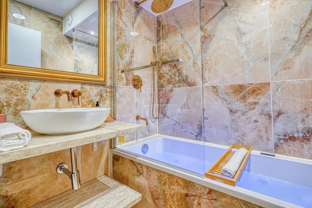 Melody Suite In Paris Courbevoie Exterior photo